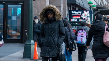 Los neoyorquinos enfrentan otro fin de semana de tormenta invernal.