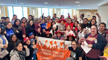 Un grupo de trabajadores domésticos celebra la aprobación de la medida en Nueva Jersey. /Cortesía