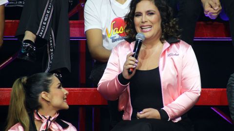 Angélica Vale participando en un show.