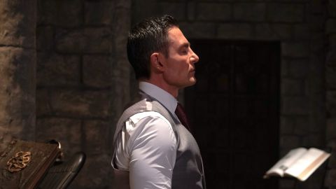 Fernando Colunga posando.