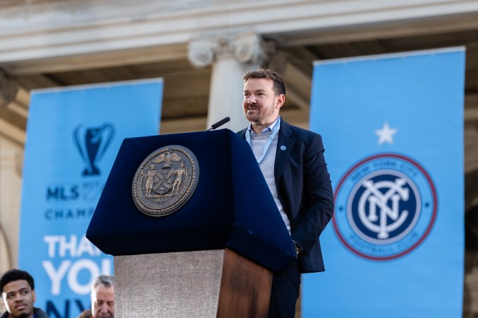 David Lee durante la celebración de la MLS Cup en el City Hall de Nueva York en diciembre de 2021.