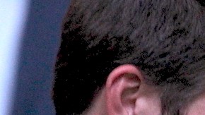 Shakira y Gerard Piqué posando en un evento.