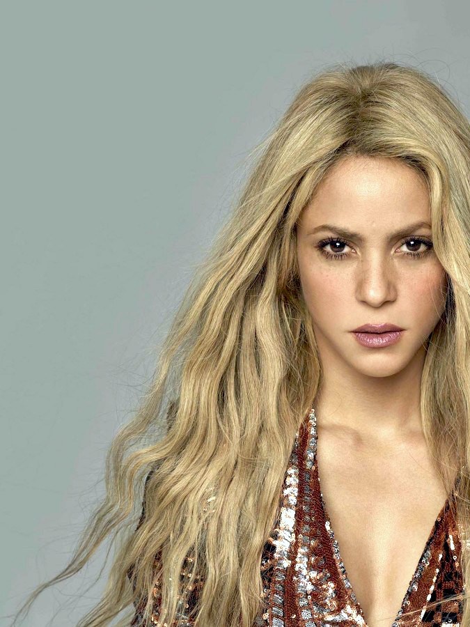 Shakira posando en una sesión de fotos.