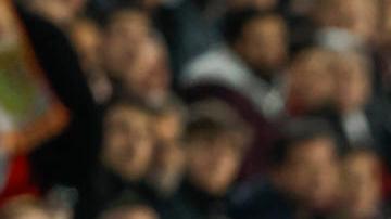 "Tuve ganas de pegarles": Fanático le tocó sus partes íntimas a Lucas Ocampos en pleno juego