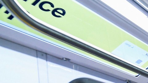 El sistema tiene puertas más anchas y es más accesible para las personas en sillas de ruedas.