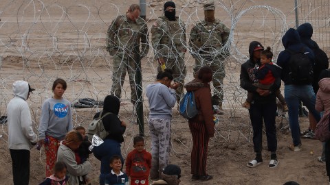 Alertan ante posibilidad de saturación de migrantes en la frontera entre Estados Unidos y México
