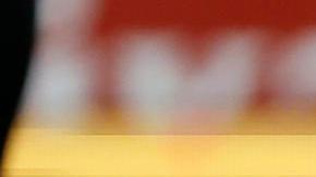 Morata se lamenta tras sufrir la lesión de rodilla.