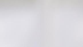 Carlos Faya (d) de Venezuela disputa el balón con Endrick de Brasil.