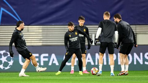 Autobús del Real Madrid sufrió un choque con los jugadores dentro en su llegada a Alemania [Video]