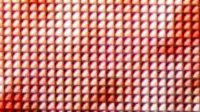 Thalía actuando en un show en vivo.