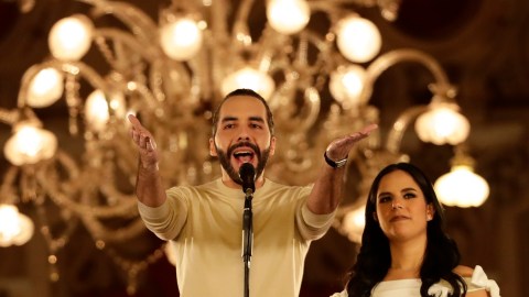 Claves del primer discurso de Nayib Bukele tras ser reelecto presidente de El Salvador: "La oposición quedó pulverizada"