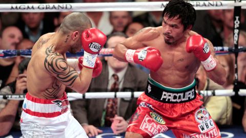 Manny Pacquiao ante Miguel Cotto en una pelea en 2009.