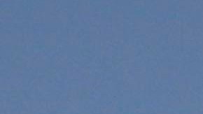 La policía descubrió más de 100 equipos de laboratorio, reactivos químicos y disolventes que se usa en la metanfetamina.