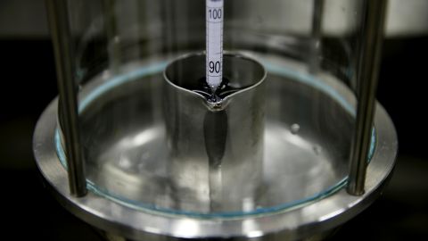Al menos dos clínicas de fertilidad han suspendido parte de sus programas de tratamiento de fecundación 'in vitro' en Alabama.