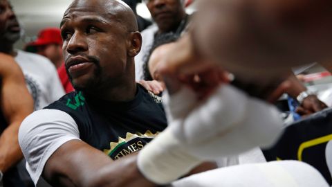 El icónico boxeador estadounidense afirmó que el Canelo no tiene su misma eficacia en los combates.