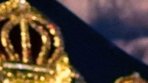 Eddy Reynoso y Canelo Álvarez comparten durante una conferencia de prensa en 2022.