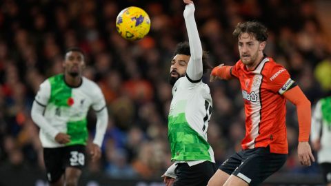 “Literalmente morí”: Capitán del Luton Town ofreció duro relato tras sufrir paro cardíaco