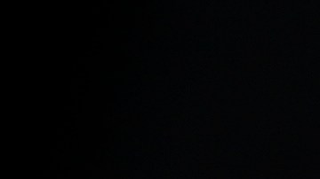 Matthew Perry posando.