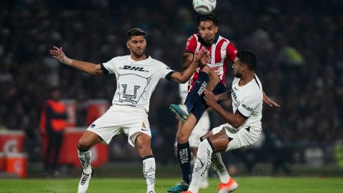 El delantero de Chivas de Guadalajara se mostró emocionado al poder jugar con Chicharito Hernández.