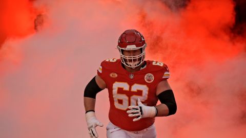 Kansas City Chiefs sufren la sensible baja en el Super Bowl de Joe Thuney por lesión