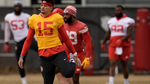 El padre del quarterback tendrá que pagar una multa de $10,000 dólares por su delito.
