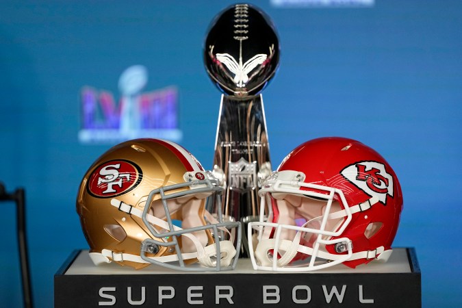 Chiefs y 49ers competirán por el trofeo Vince Lombardi en el Super Bowl 2024.