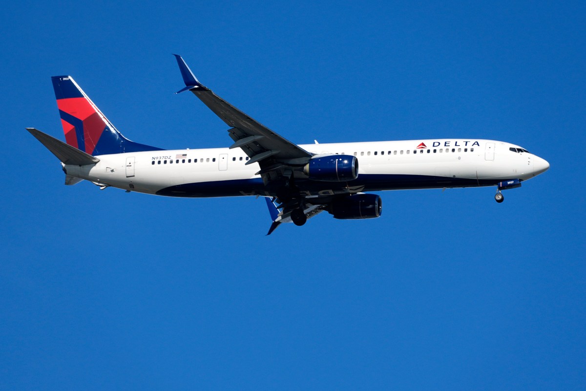 4 tripulantes lavaron $8 millones de dólares de narcos en vuelos de Nueva York a R. Dominicana: acusación