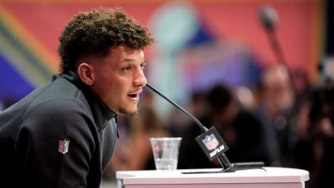 El quarterback de los Kansas City Chiefs es uno de los atletas mejor pagados del mundo.