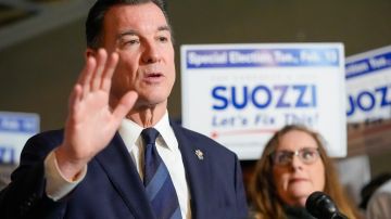 Demócrata Tom Souzzi ganó elección para escaño del Congreso que quedó vacante tras la salida de George Santos: proyecciones