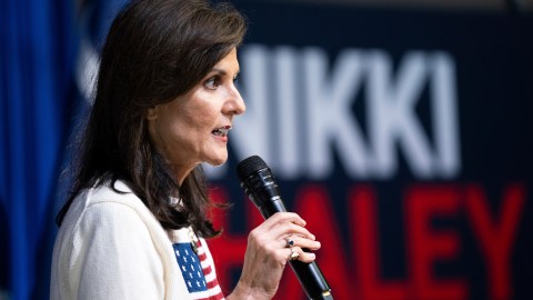 Nikki Haley pide más fondos para financiar su batalla por la nominación republicana a presidenciales