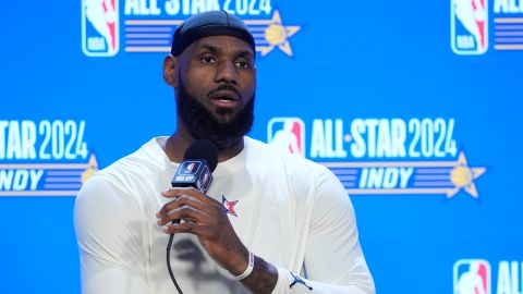 LeBron James durante la rueda de prensa del All-Star Game 2024 de la NBA.