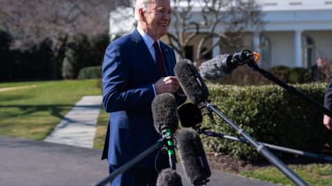 Biden confirmó la noticia a periodistas antes de salir a un acto de campaña.