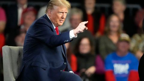 Trump durante un evento en el ayuntamiento en Greenville, Carolina del Sur.