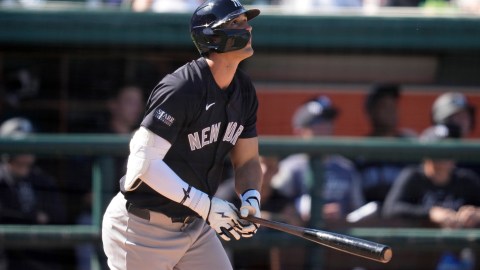 Spencer Jones luego de conectar un jonrón de 470 pies en el Spring Training 2024.