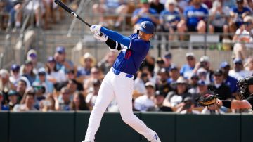 Shohei Ohtani se estrenó como jonronero en su primer juego con los Dodgers [Video]