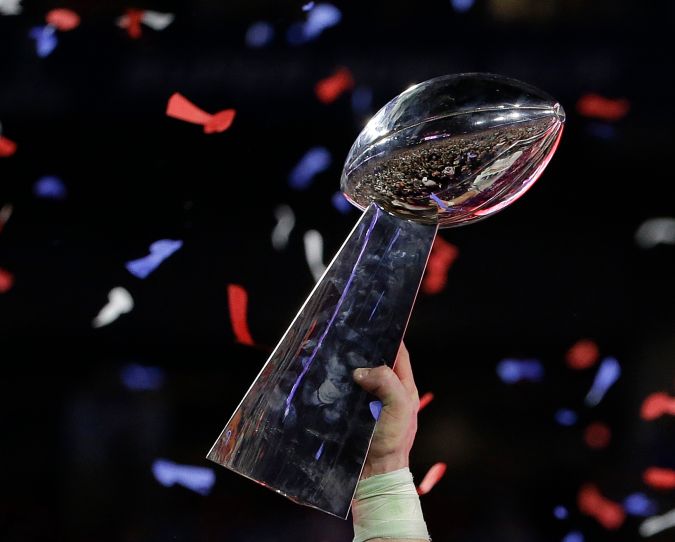 Trofeo que levantará el campeón del Super Bowl.