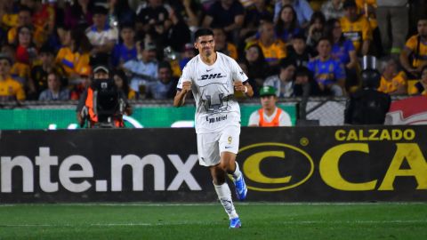 El futbolista de los Pumas de la UNAM destacó lo complicado que puede ser defender a Pumas.