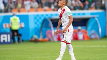 El futbolista peruano reconoció que mantuvo una relación sexual con otra mujer.