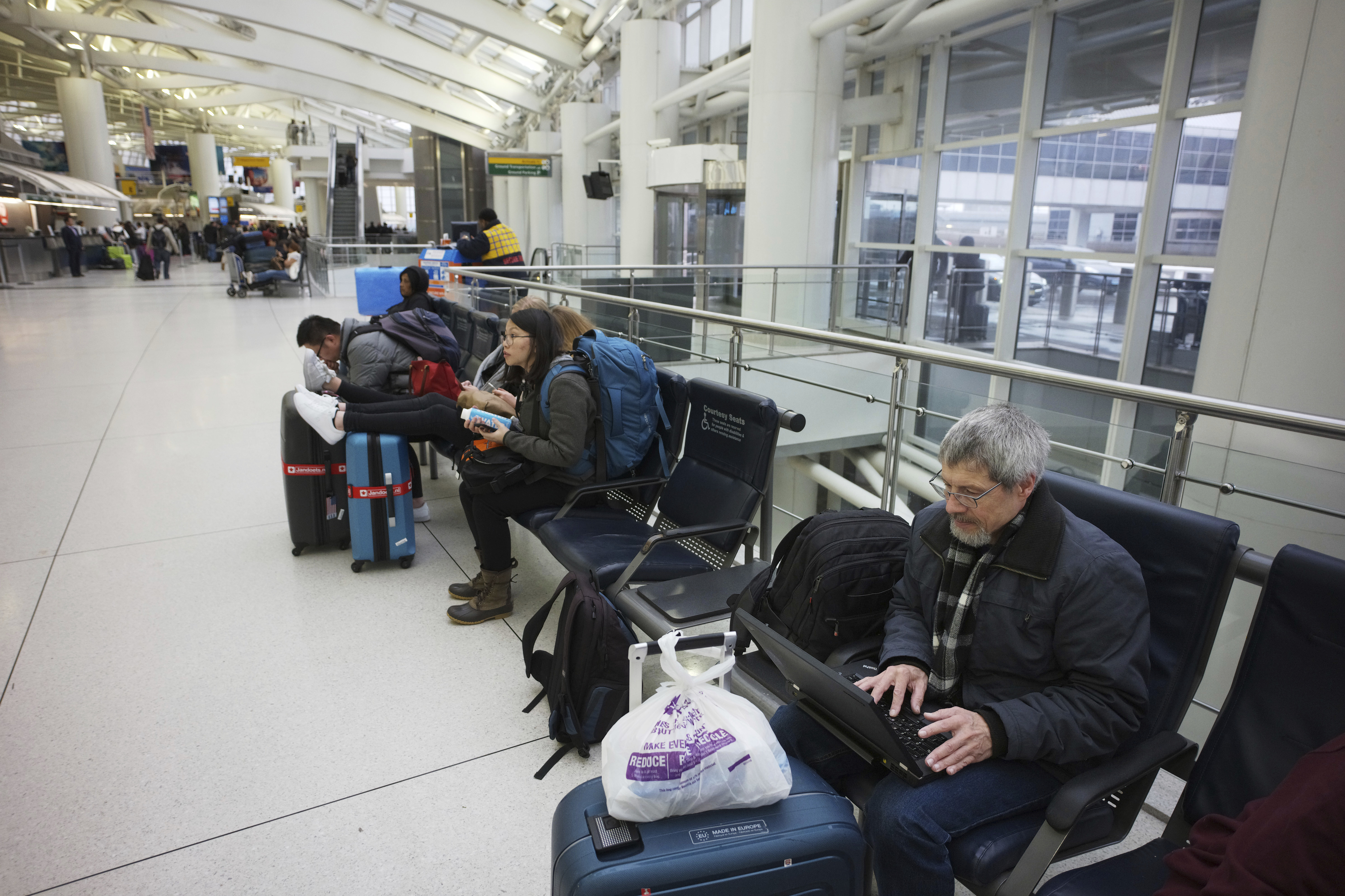 Hombre planeó balacera en aeropuerto JFK de Nueva York en venganza