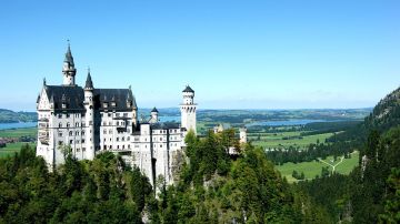 Neuschwanstein_Castle_in_Germany