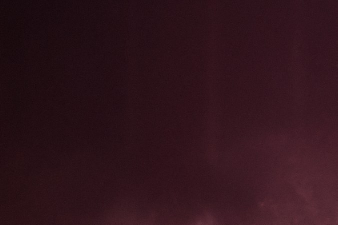 Anitta actuando en vivo.