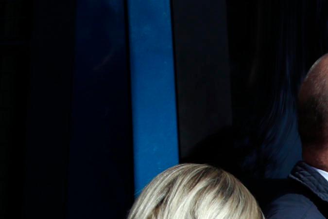 Irene Guardiola (R), abogada de Dani Alves, comunicó una serie de argumentos al juzgado para anular el juicio pero su solicitud no procesó.