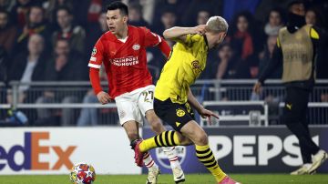 'Chucky' Lozano disputó 75 minutos en el empate del PSV ante Borussia Dortmund por Champions League
