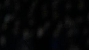 Los jugadores del FC Barcelona, Lamine Yamal (d) y Marc Guiu, se lamentan de una ocasión fallada.