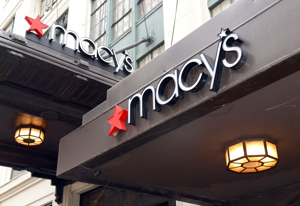 “Prefiero la cárcel que el hospital”: acusada de apuñalar a mujer en tienda Macy’s en Nueva York había amenazado matar a senadora Elizabeth Warren