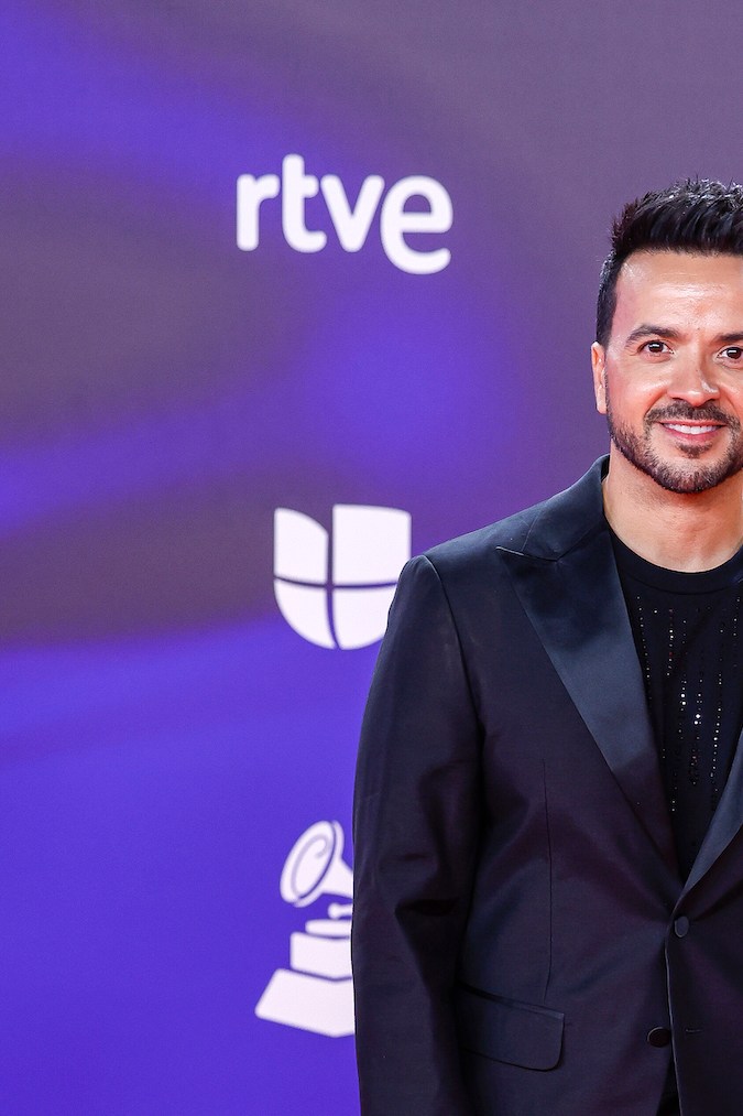 Agueda López se convirtió en la madre de los dos hijos de Luis Fonsi.