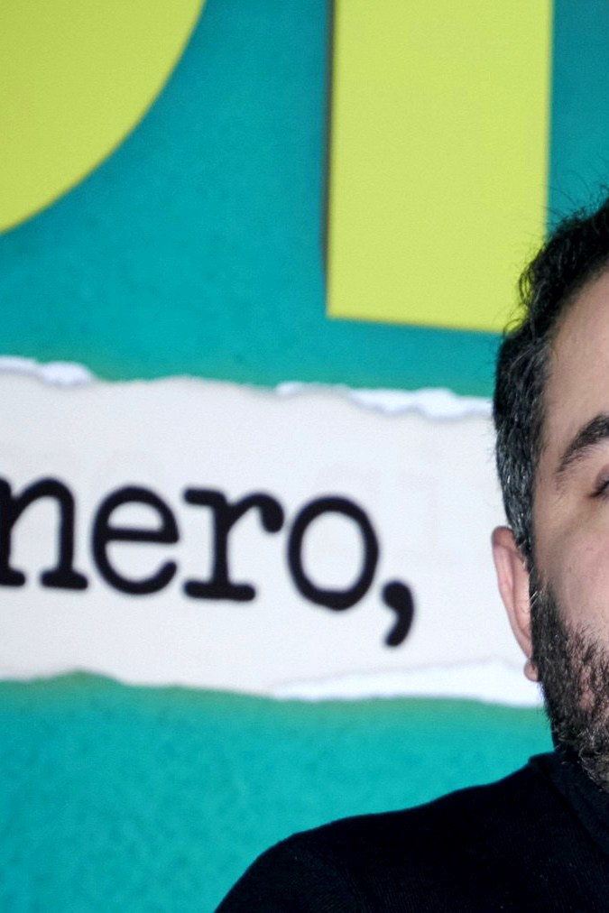 José Eduardo Derbez llamó la atención al mencionar que tiene un féretro en su casa.