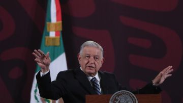 Presidente de México avisa que no aceptará a deportados por la ley "draconiana" de Texas
