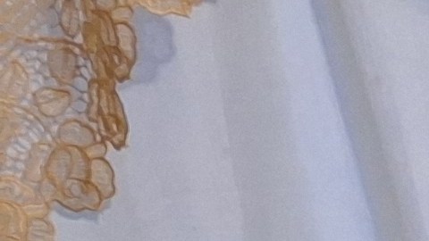 La poblana Luisa Aragón vive en condiciones deplorables por las filtraciones.