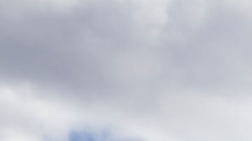 El alcalde Adams anunció en El Bronx la inversión federal de $77 millones para buses escolares eléctricos